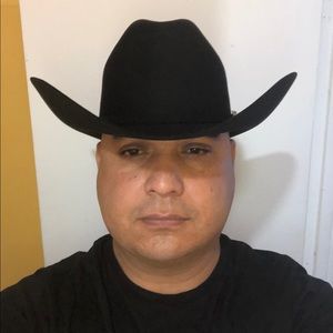 Meet your Posher, Rogelio